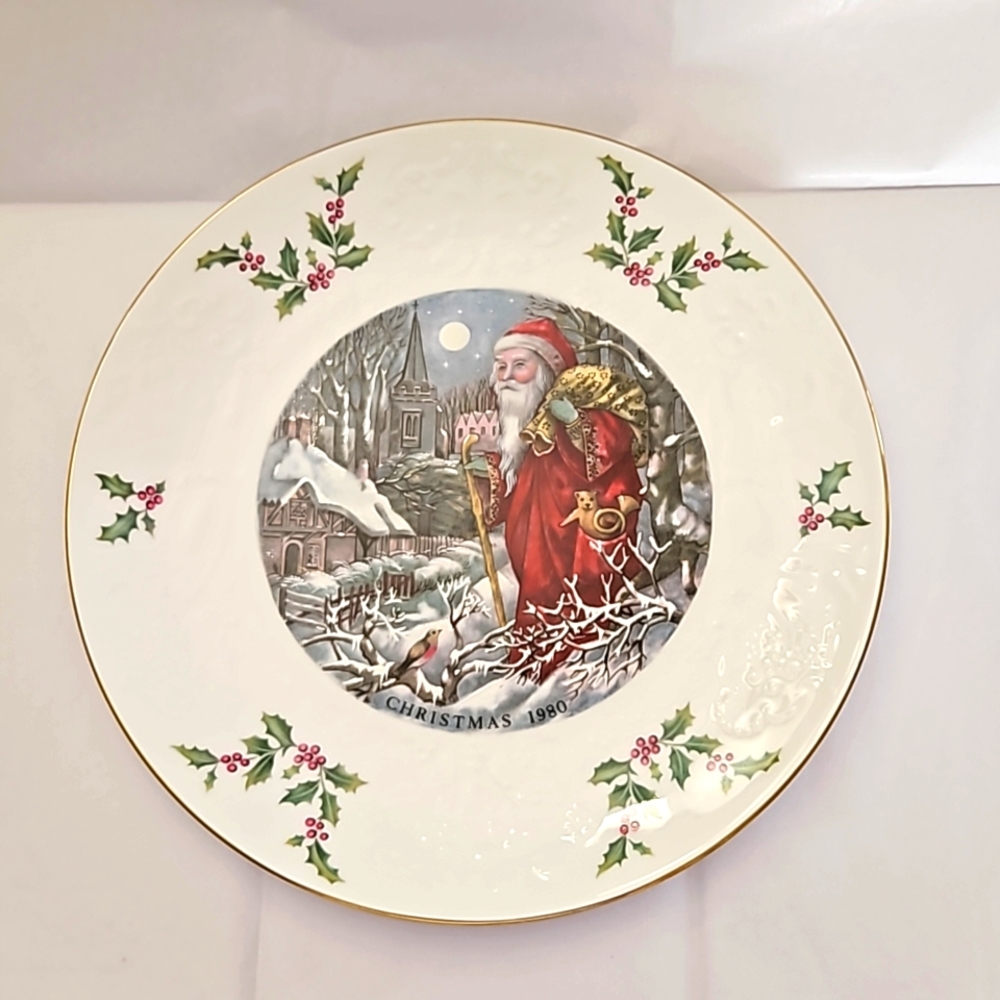 Royal Doulton, collectible Christmas plate.
